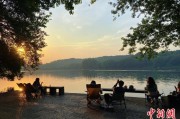 迪庆“移动卧室”重塑旅行方式 “Z世代”爱上车轮上的家