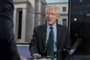 迪庆宏观经济学教授兼实践者Stanley Fisher逝世 曾培养全球多位经济决策者