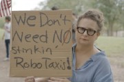 迪庆特斯拉在得州奥斯汀遭遇抗议活动：反对马斯克Robotaxi计划